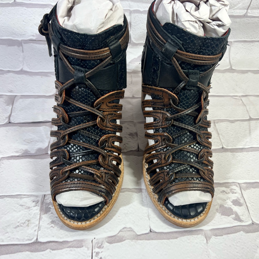 Freebird Wazee Sandals Size 5